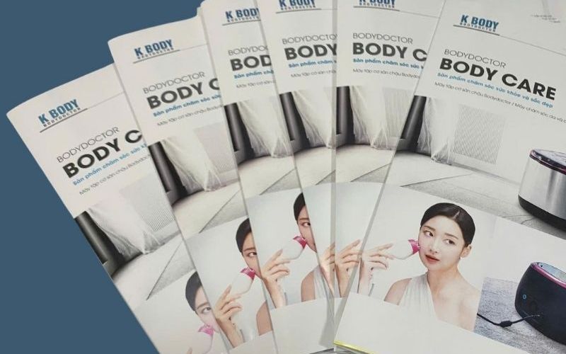 in brochure gấp 2 giới thiệu sản phẩm làm đẹp, chăm sóc da