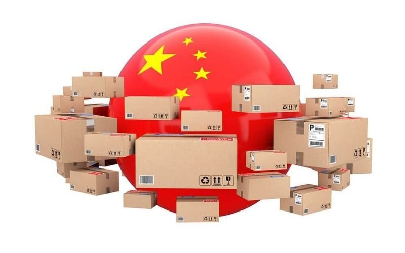 Chọn hàng hóa kỹ lưỡng và thuê người vận chuyển trong chợ